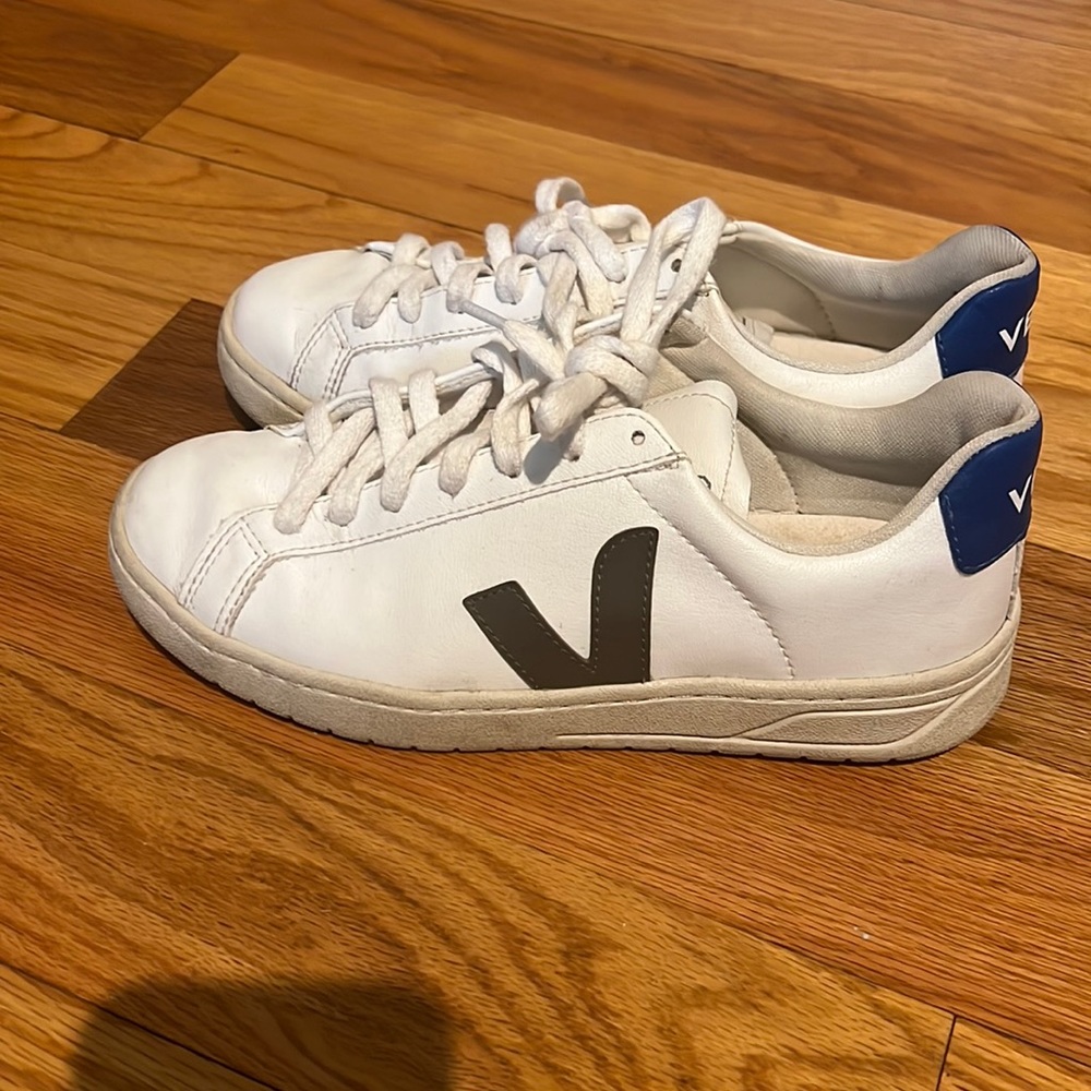 Veja Sneakers size 7 US 38 EU. Green and Blue